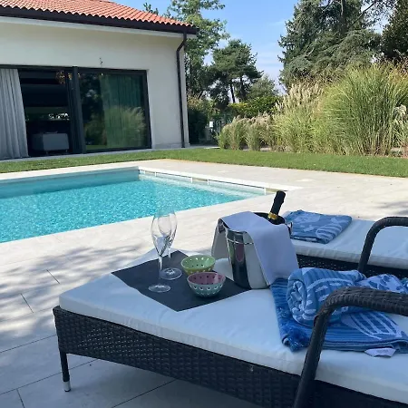 Luxury Loft Ai 2 Lecci Relaxing Oasis With Pool Villa *