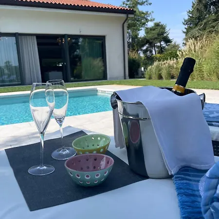 Villa Luxury Loft Ai 2 Lecci Relaxing Oasis With Pool Cadoneghe