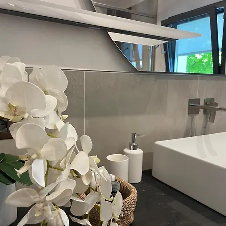 Luxury Loft Ai 2 Lecci Relaxing Oasis With Pool * Cadoneghe